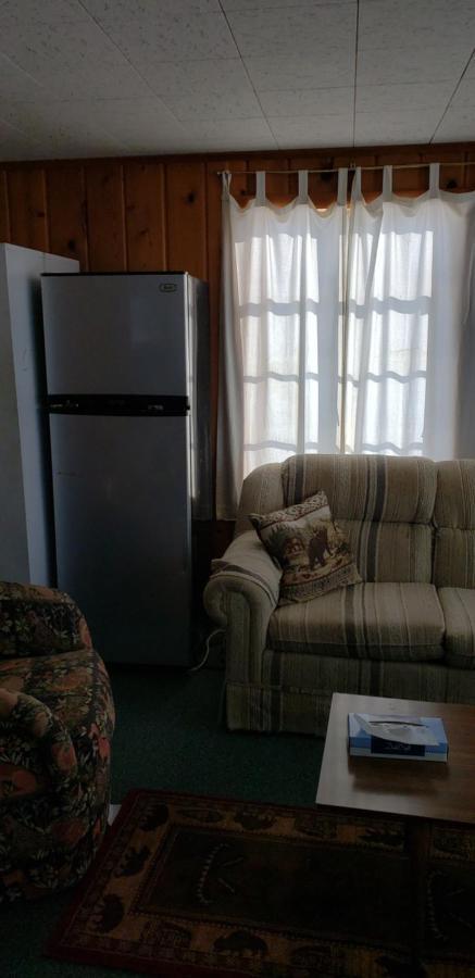 Chapel Hill Motel Brevort エクステリア 写真